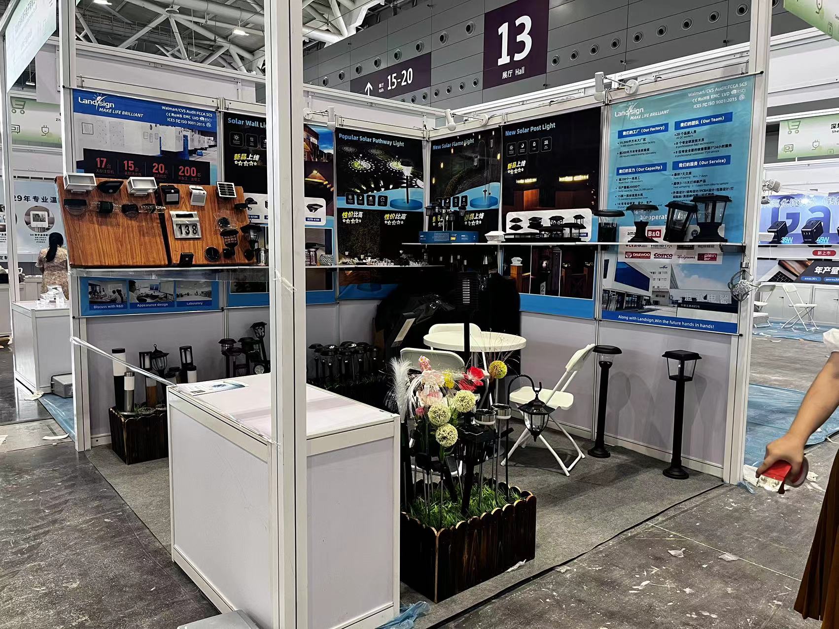 L'10 settembre 2024, Landsign ha allestito il nostro stand alla fiera dell'e-commerce transfrontaliero di Shenzhen.